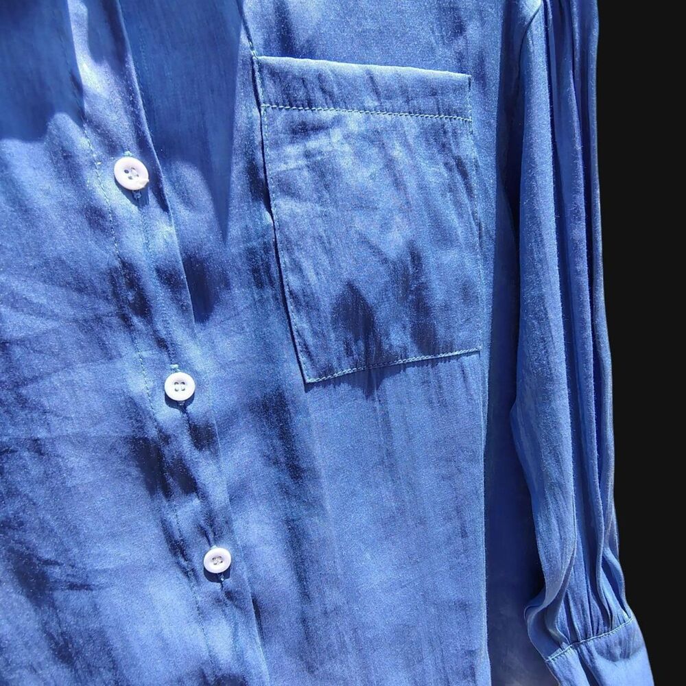 C+D+M Iridescent Shimmer French Blue Satin Button Down Blouse Shirt NWT SIZE L - Picture 3 of 8